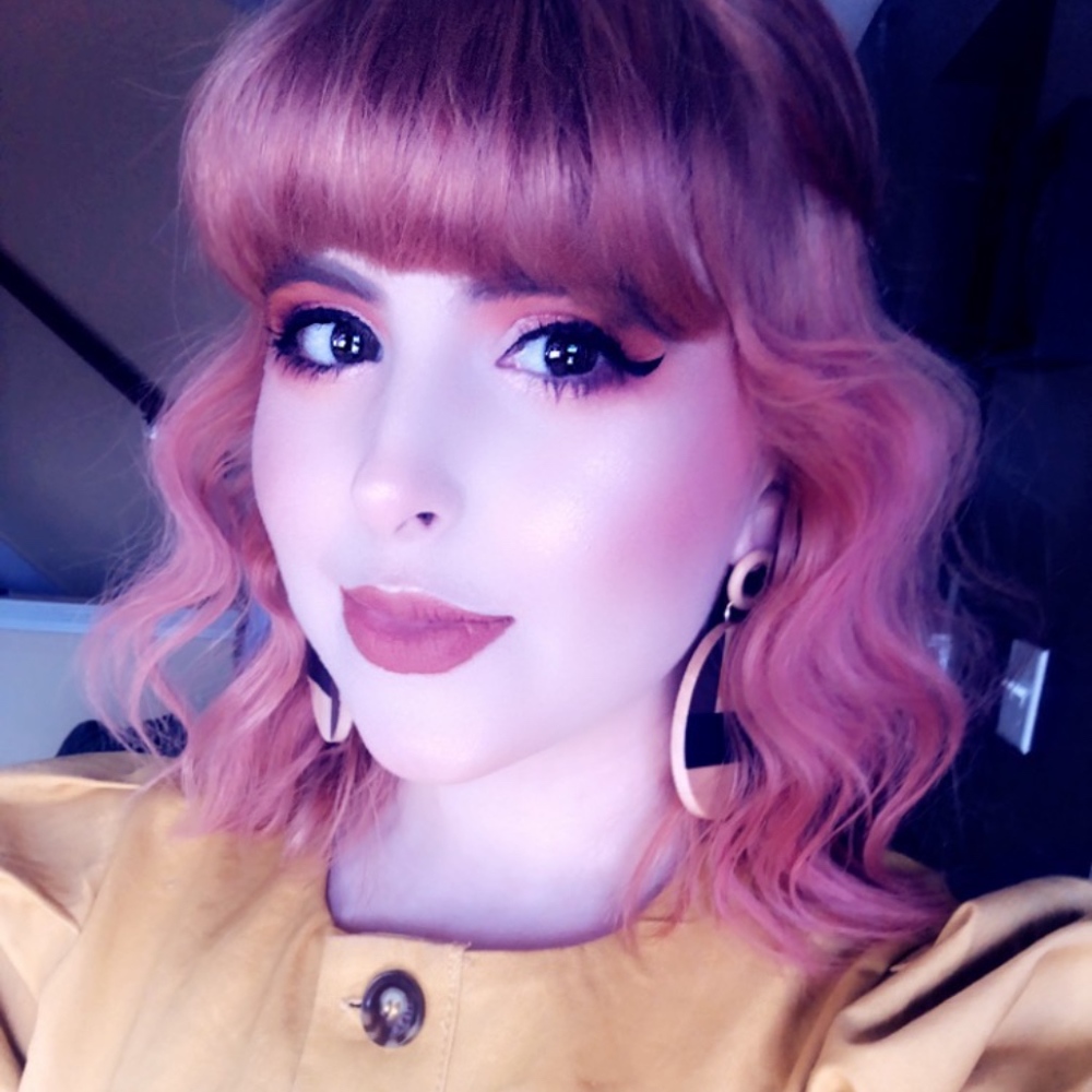 Meet your Posher, Alexandra